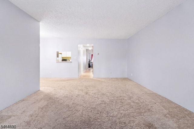 90 Edward Dr, Franklin Twp., NJ 08823