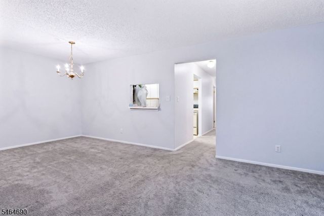 90 Edward Dr, Franklin Twp., NJ 08823