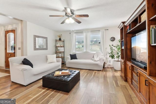 901 E Main Street, Hogansville, GA 30230