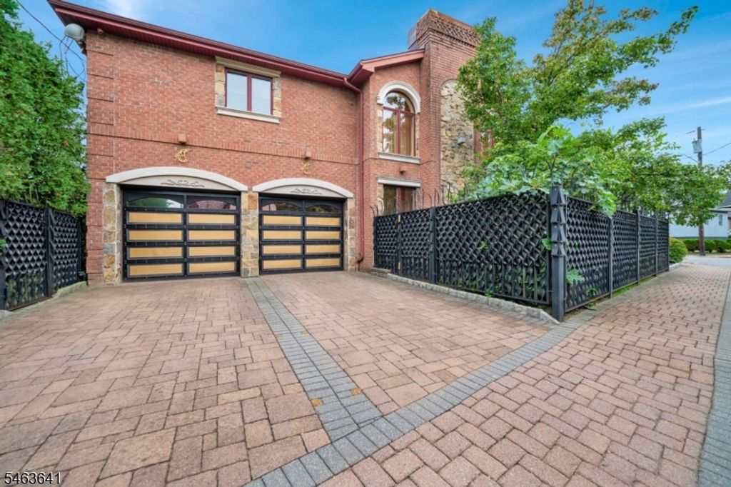 1088 Dearborn Rd, Fort Lee Boro, NJ 07024 — photo 4