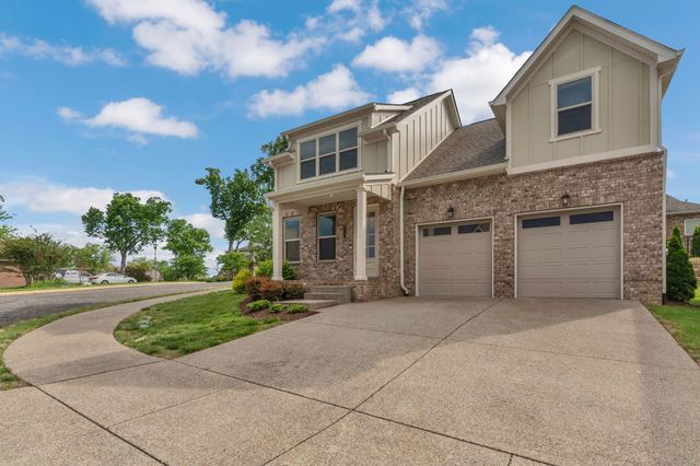 2013 Blackstone Dr, Hendersonville, TN 37075