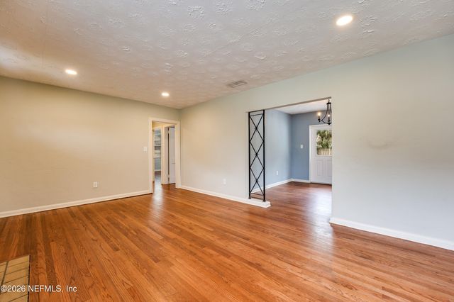 3806 ORLANDO Circle W, Jacksonville, FL 32207