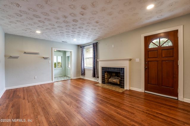 3806 ORLANDO Circle W, Jacksonville, FL 32207