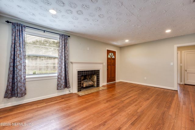 3806 ORLANDO Circle W, Jacksonville, FL 32207