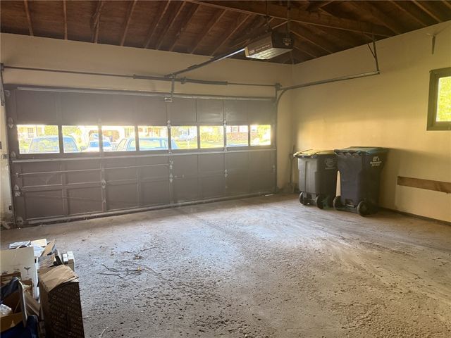 221 Rockway Drive, Greece, NY 14612