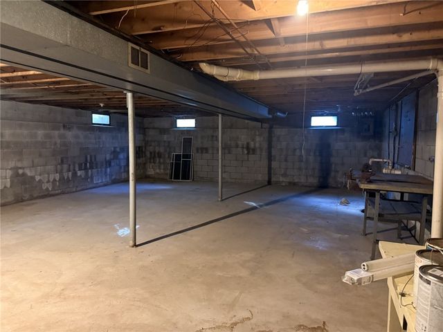 221 Rockway Drive, Greece, NY 14612