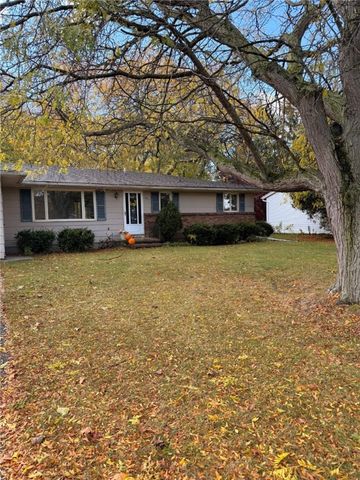 221 Rockway Drive, Greece, NY 14612