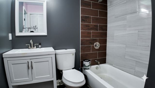 907 N Leamington Avenue, Chicago, IL 60651