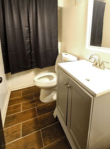 907 N Leamington Avenue, Chicago, IL 60651