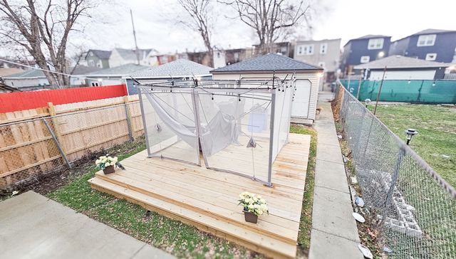 907 N Leamington Avenue, Chicago, IL 60651