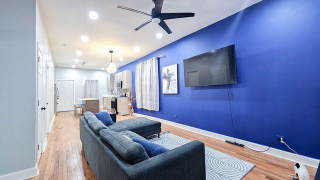 907 N Leamington Avenue, Chicago, IL 60651