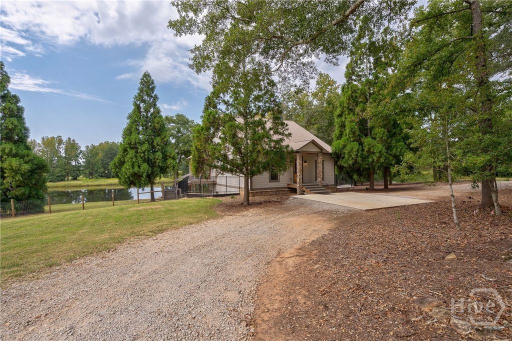 1364 Old Bishop Road, Bishop, GA 30621
