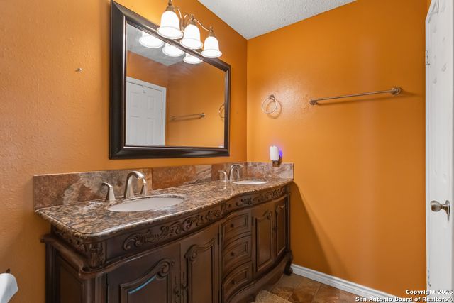9009 Athens, San Antonio, TX 78251