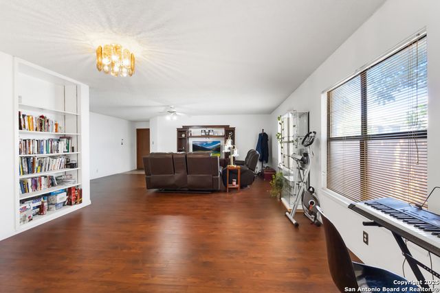 9009 Athens, San Antonio, TX 78251