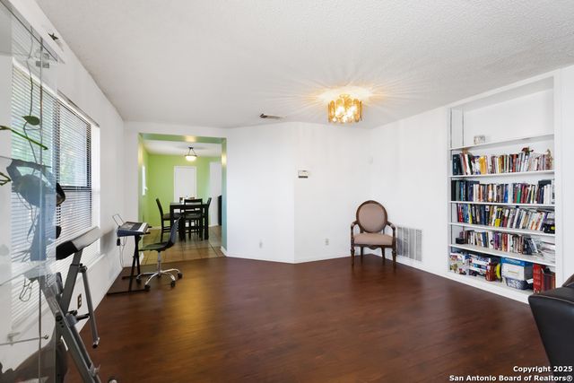 9009 Athens, San Antonio, TX 78251