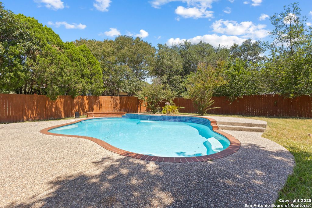 9009 Athens, San Antonio, TX 78251