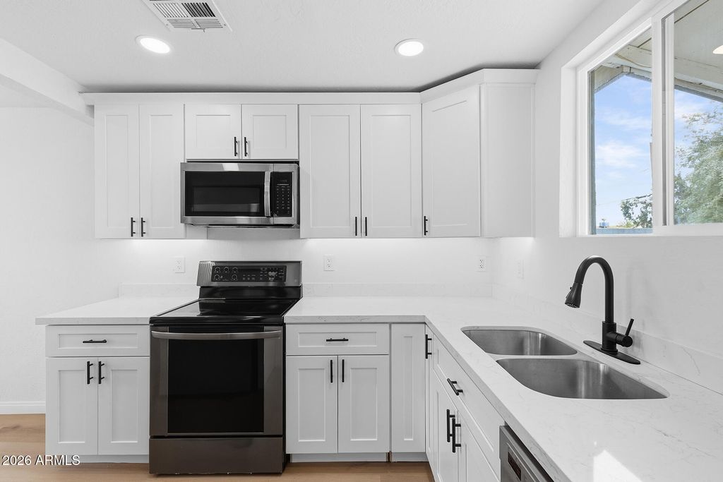 2750 E WIER Avenue, Phoenix, AZ 85040 — exterior