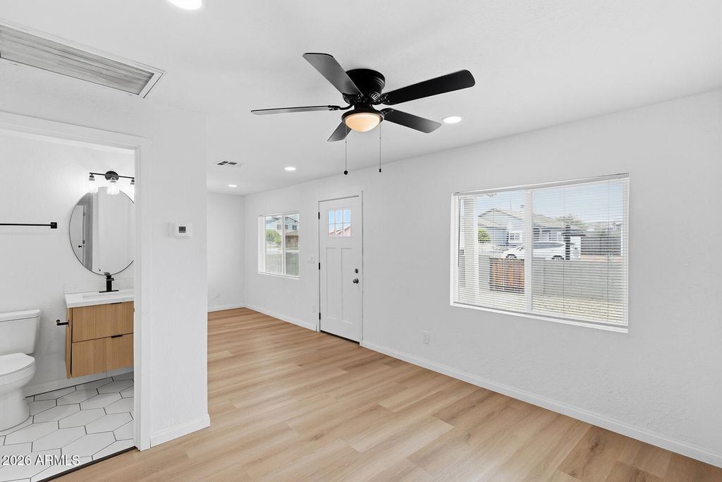 2750 E WIER Avenue, Phoenix, AZ 85040 — photo 4
