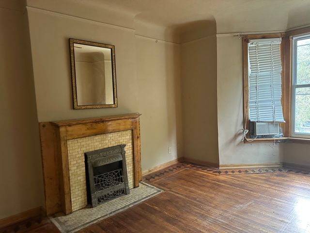 4411 S Prairie Avenue, Chicago, IL 60653