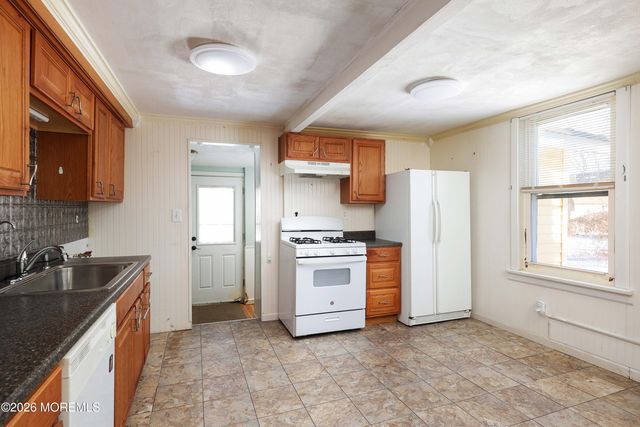 32 Seawood Avenue, Keansburg, NJ 07734