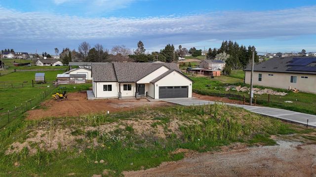 2775 Village Dr, Ione, CA 95640