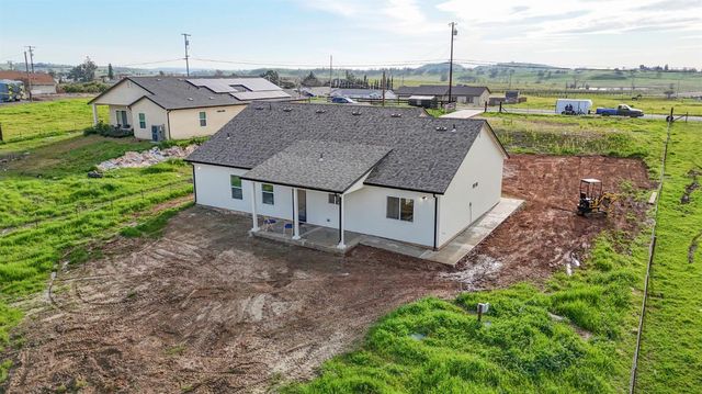 2775 Village Dr, Ione, CA 95640