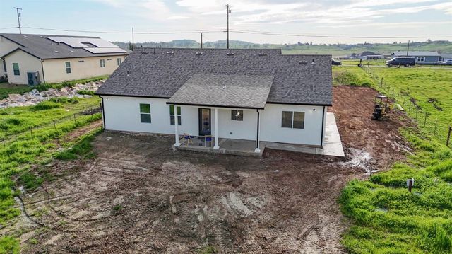 2775 Village Dr, Ione, CA 95640