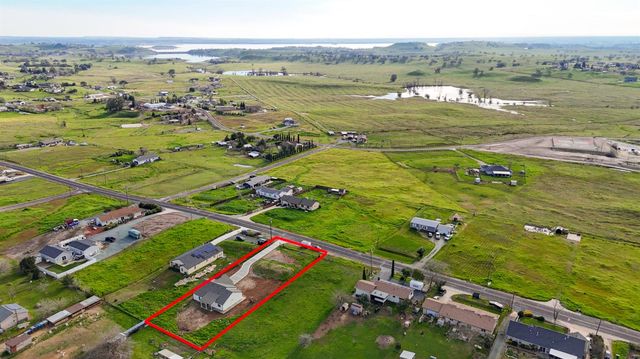 2775 Village Dr, Ione, CA 95640