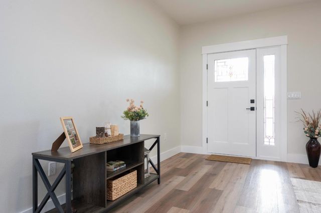 2775 Village Dr, Ione, CA 95640