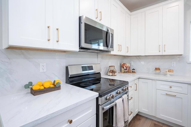 2775 Village Dr, Ione, CA 95640