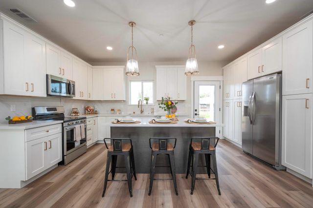 2775 Village Dr, Ione, CA 95640