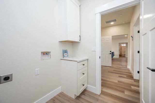 2775 Village Dr, Ione, CA 95640