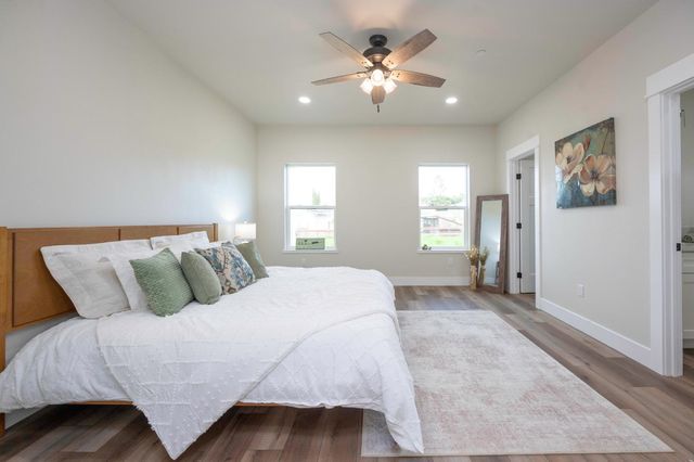 2775 Village Dr, Ione, CA 95640