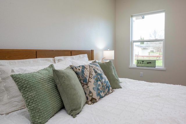 2775 Village Dr, Ione, CA 95640