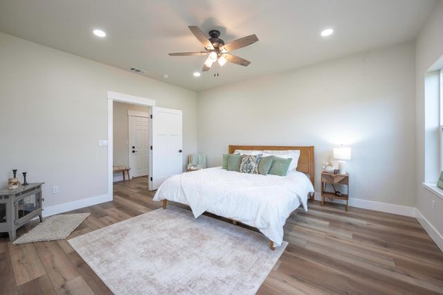 2775 Village Dr, Ione, CA 95640