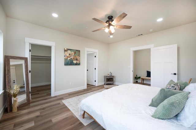 2775 Village Dr, Ione, CA 95640