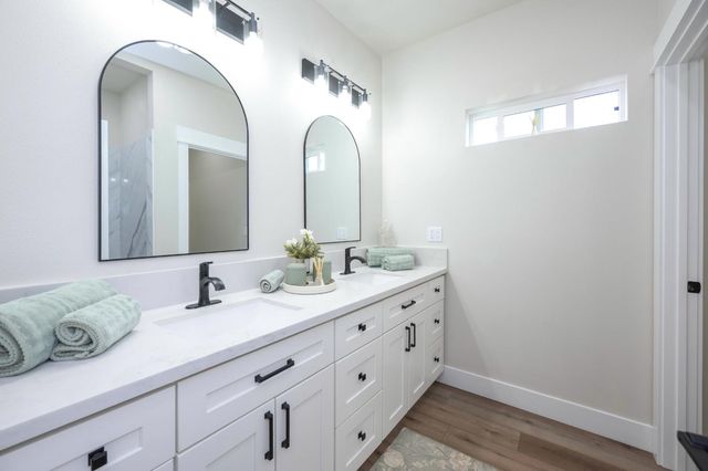 2775 Village Dr, Ione, CA 95640