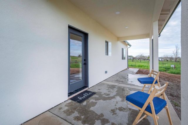 2775 Village Dr, Ione, CA 95640