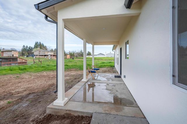 2775 Village Dr, Ione, CA 95640