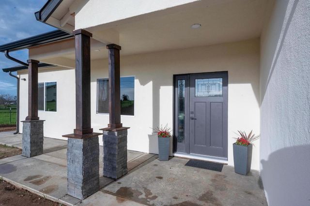 2775 Village Dr, Ione, CA 95640