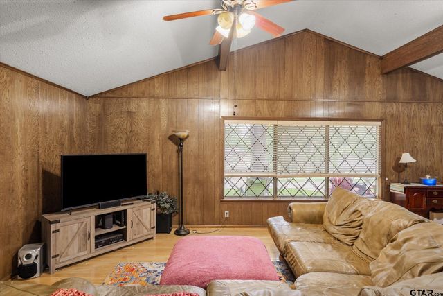 529 Woodside Dr, Hideaway, TX 75771