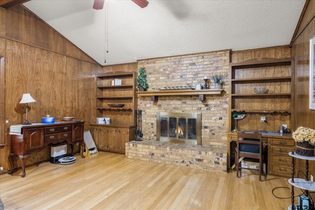 529 Woodside Dr, Hideaway, TX 75771