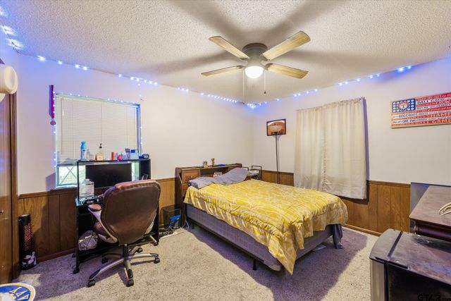 529 Woodside Dr, Hideaway, TX 75771
