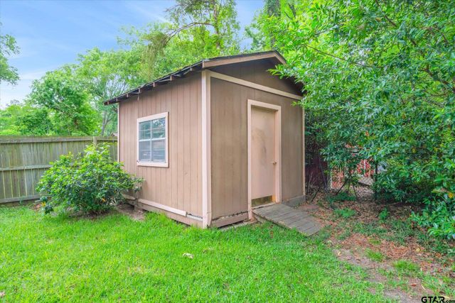 529 Woodside Dr, Hideaway, TX 75771