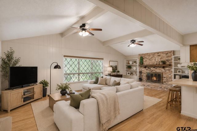 529 Woodside Dr, Hideaway, TX 75771