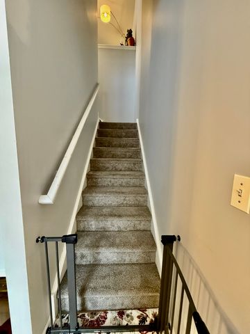 303 Springbrook Trail S, Oswego, IL 60543