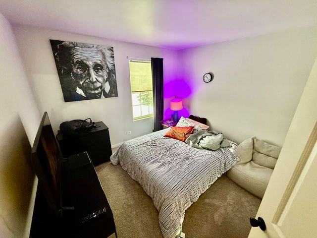 303 Springbrook Trail S, Oswego, IL 60543