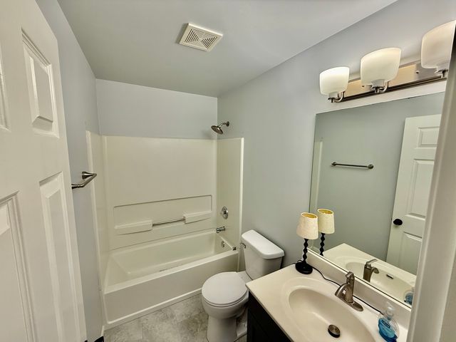 303 Springbrook Trail S, Oswego, IL 60543