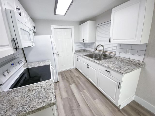 1526 Wood RD, North Fort Myers, FL 33903