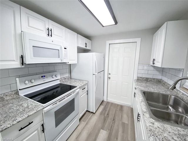 1526 Wood RD, North Fort Myers, FL 33903